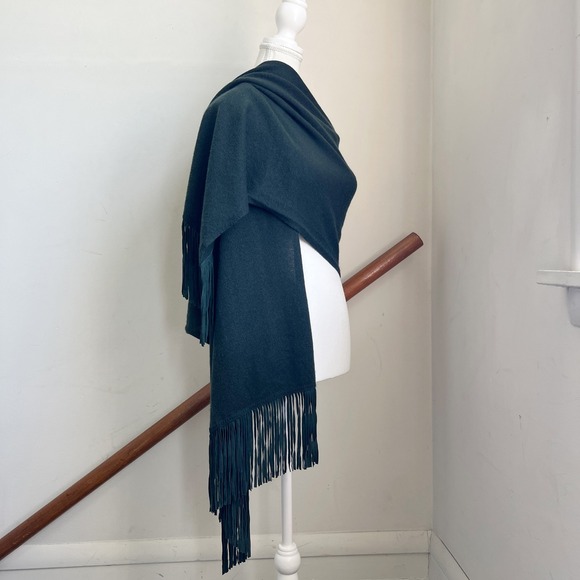 M.I.L.A 100% Cashmere Suede Leather Fringe Wrap Scarf Shawl Green Luxury Knit - Picture 2 of 12